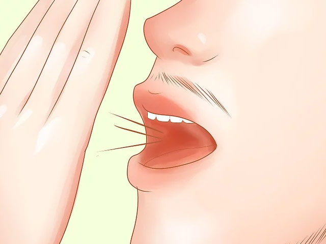 بوی بد دهان از علائم نیاز به ارتودنسی